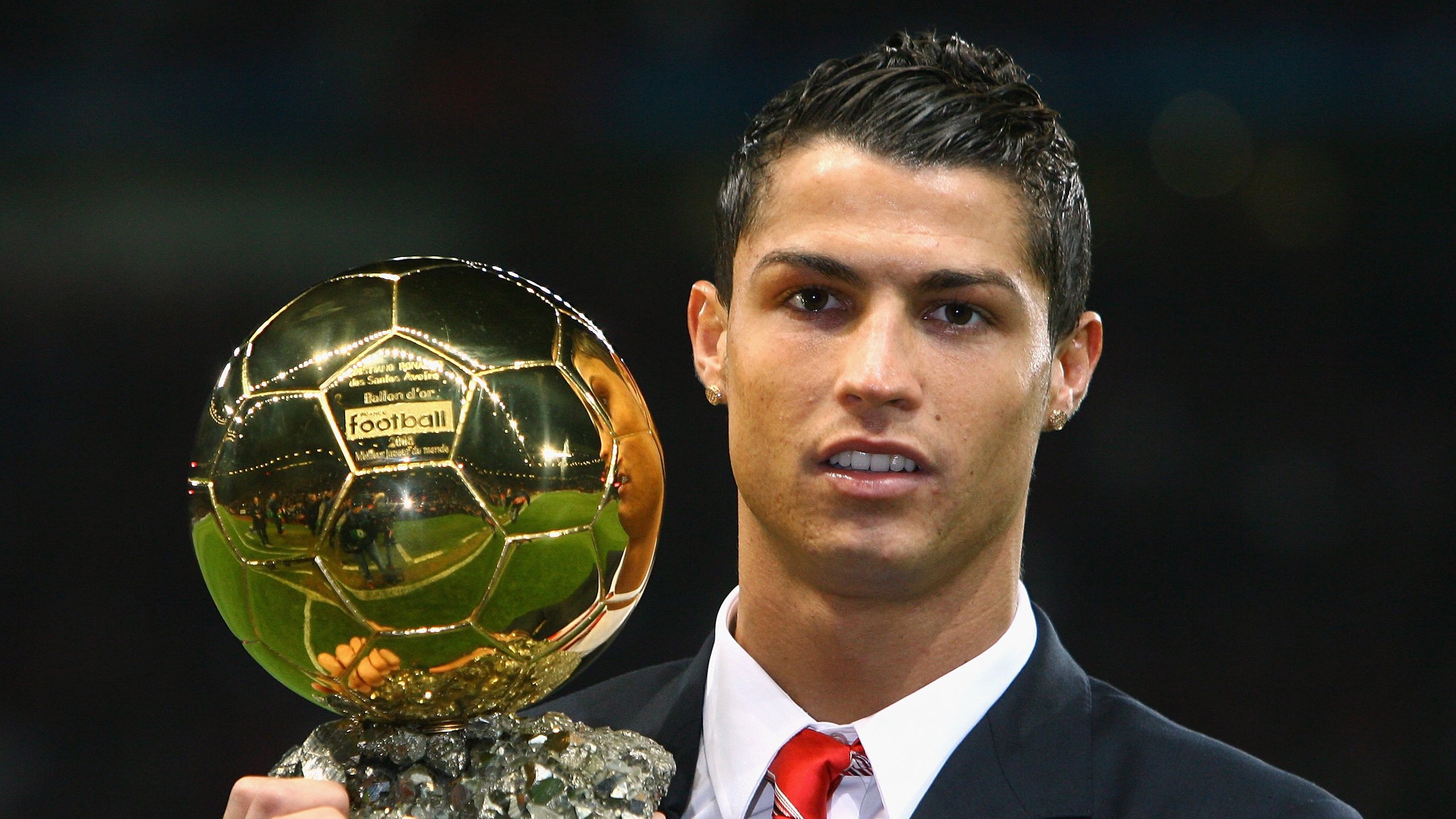 欧冠十六强：曼城签运理想抽中安特卫普 外界一致认为“第一档签王”